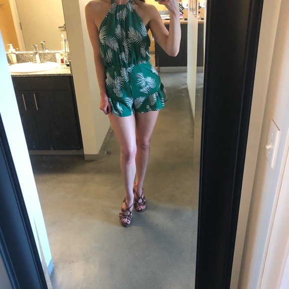 Tropical Halter Ruffle Romper - Picture 6 of 8